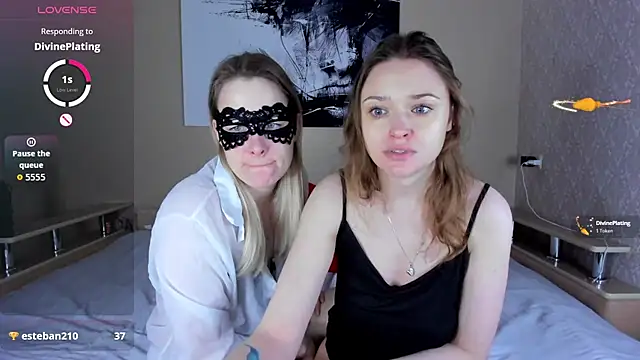 Snapshot of Linda_Bryant-Eva chatting on 11/23/25, 02:44 Linda Bryant-Eva online show from 11/23/25, 02:44