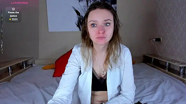 Snapshot of Linda_Bryant-Eva chatting on 11/30/25, 10:08 Linda Bryant-Eva online show from 11/30/25, 10:08