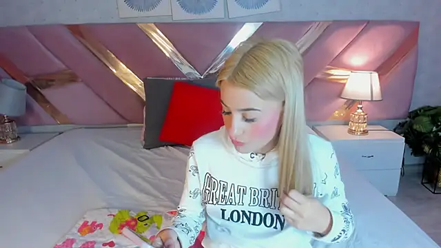 ChloeLaurentt online show from 12/21/25, 01:29