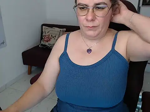 Sofy Hande online show from 10/10/25, 12:31