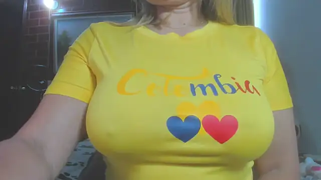 Snapshot of LatinaMature_ chatting on 05/11/26, 04:04 LatinaMature online show from 05/11/26, 04:04