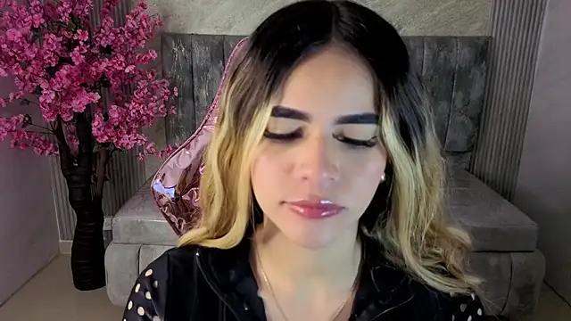 lilith4 s online show from 10/29/25, 03:20