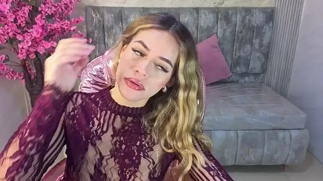 lilith4 s online show from 11/25/25, 01:11