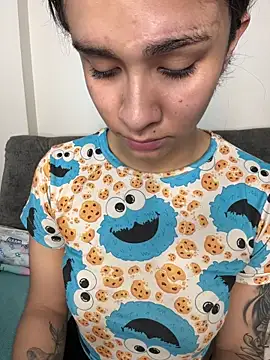 Isabella-Teen online show from 12/22/25, 02:08