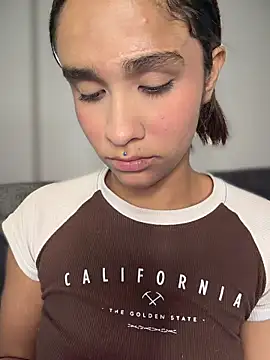 Isabella-Teen online show from 03/11/26, 01:55