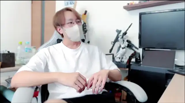 Snapshot of haruchin_oO chatting on 10/10/25, 02:54 haruchin oO online show from 10/10/25, 02:54