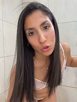 Snapshot of MaddyX__ chatting on 10/02/25, 07:10 MaddyX online show from 10/02/25, 07:10