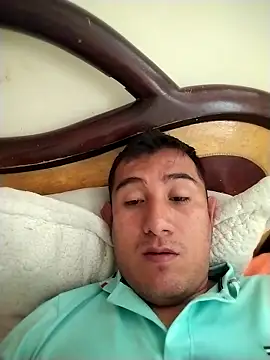 Snapshot of Benitocamelas93 chatting on 04/20/26, 01:25 Benitocamelas93 online show from 04/20/26, 01:25