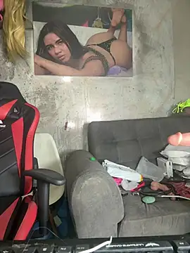 innocenttemplegirl online show from 04/19/26, 12:43