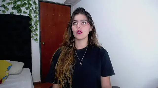 isabel 09 online show from 11/15/25, 03:15