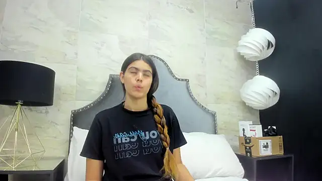 Snapshot of isabel_09 chatting on 07/10/26, 05:15 isabel 09 online show from 07/10/26, 05:15