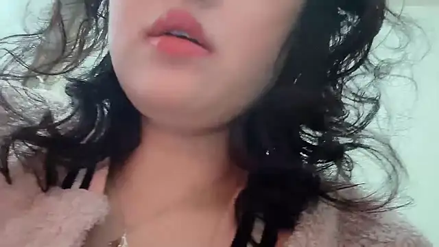 Snapshot of feifei1234 chatting on 10/26/25, 10:58 feifei1234 online show from 10/26/25, 10:58