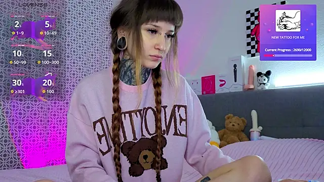 Snapshot of LilithPoison chatting on 03/08/26, 06:01 LilithPoison online show from 03/08/26, 06:01