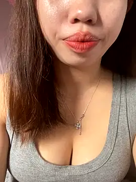 Snapshot of Rose-babyx chatting on 11/08/25, 01:50 Rose-babyx online show from 11/08/25, 01:50