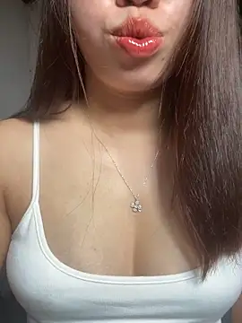 Snapshot of Rose-babyx chatting on 04/21/26, 02:15 Rose-babyx online show from 04/21/26, 02:15