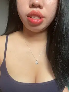 Snapshot of Rose-babyx chatting on 05/10/26, 02:06 Rose-babyx online show from 05/10/26, 02:06
