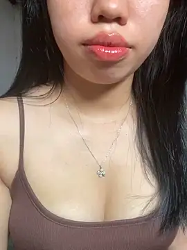 Snapshot of Rose-babyx chatting on 06/15/26, 02:14 Rose-babyx online show from 06/15/26, 02:14