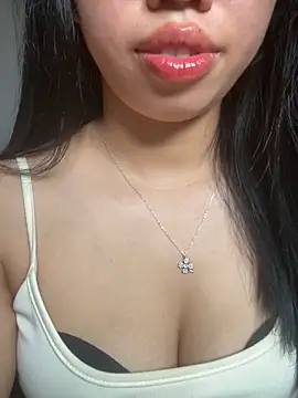 Snapshot of Rose-babyx chatting on 06/22/26, 03:25 Rose-babyx online show from 06/22/26, 03:25