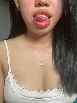 Snapshot of Rose-babyx chatting on 06/24/26, 02:21 Rose-babyx online show from 06/24/26, 02:21