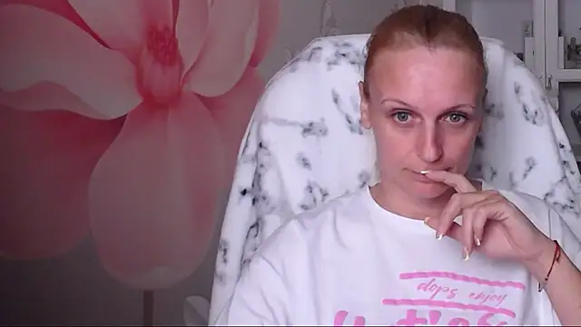 Snapshot of Venus_love1 chatting on 09/16/25, 04:08 Venus love1 online show from 09/16/25, 04:08