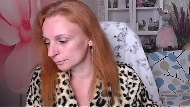 Snapshot of Venus_love1 chatting on 10/16/25, 04:52 Venus love1 online show from 10/16/25, 04:52