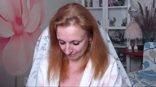 Snapshot of Venus_love1 chatting on 04/18/26, 04:55 Venus love1 online show from 04/18/26, 04:55