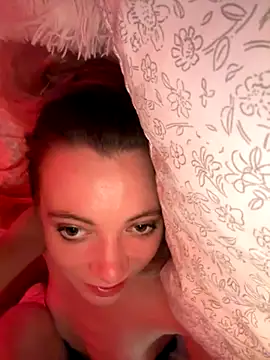 Snapshot of cuminhot69 chatting on 10/20/25, 07:31 cuminhot69 online show from 10/20/25, 07:31