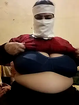 Love-890 online show from 10/28/25, 01:36