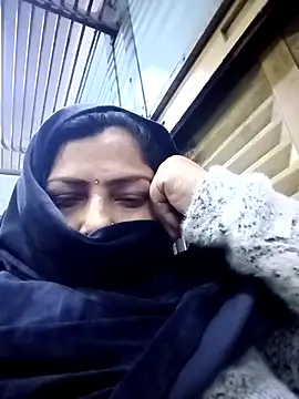 Love-890 online show from 11/22/25, 01:04