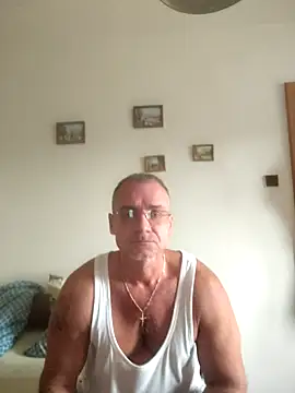 chcem1975 online show from 09/16/25, 07:42