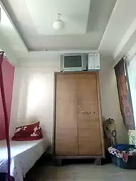 Snapshot of Love40777 chatting on 09/27/25, 01:54 Love40777 online show from 09/27/25, 01:54