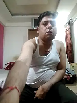 Snapshot of Love40777 chatting on 09/27/25, 04:56 Love40777 online show from 09/27/25, 04:56