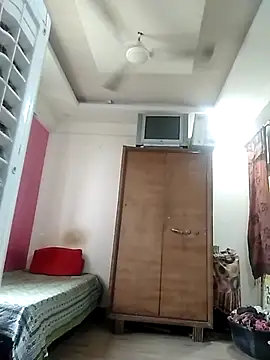 Snapshot of Love40777 chatting on 10/06/25, 05:05 Love40777 online show from 10/06/25, 05:05