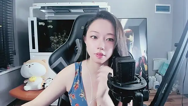 Keke-Bai online show from 10/04/25, 01:09