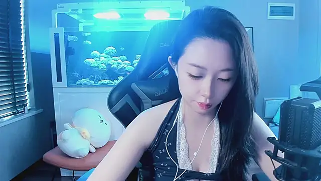 Keke-Bai online show from 10/10/25, 09:41