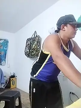 Snapshot of Alex_man23 chatting on 11/18/25, 02:17 Alex man23 online show from 11/18/25, 02:17