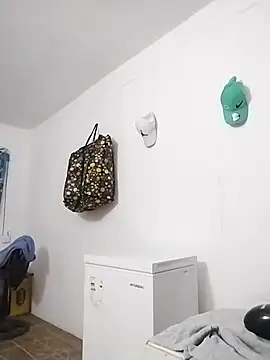 Snapshot of Alex_man23 chatting on 11/21/25, 07:23 Alex man23 online show from 11/21/25, 07:23