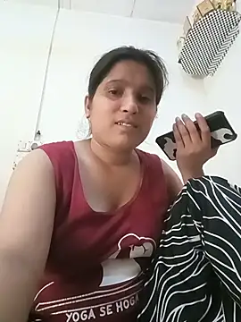 Snapshot of aliya-jaan71 chatting on 07/18/26, 09:13 aliya-jaan71 online show from 07/18/26, 09:13