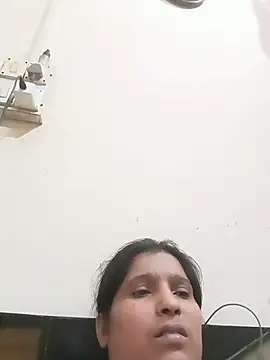 Snapshot of aliya-jaan71 chatting on 07/19/26, 09:46 aliya-jaan71 online show from 07/19/26, 09:46