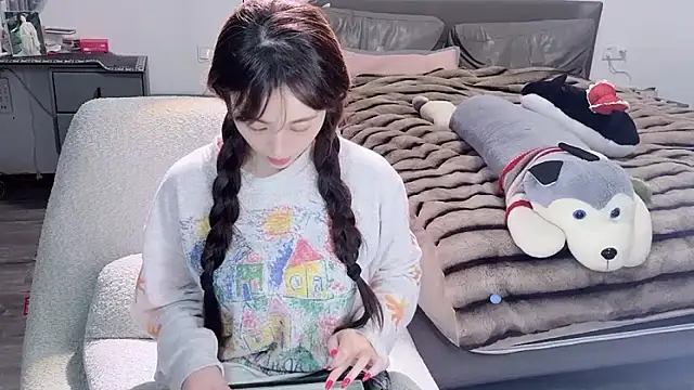 Snapshot of naiyaomeimei chatting on 11/04/25, 12:43 naiyaomeimei online show from 11/04/25, 12:43