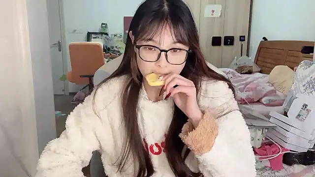 Akong11 online show from 12/19/25, 01:12