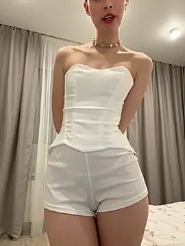 Snapshot of FriendlyFire_18 chatting on 11/02/25, 08:22 FriendlyFire 18 online show from 11/02/25, 08:22