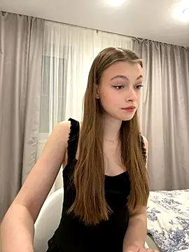 Snapshot of FriendlyFire_18 chatting on 11/08/25, 08:07 FriendlyFire 18 online show from 11/08/25, 08:07