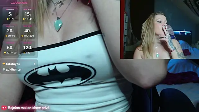 Snapshot of AnnaFalconeX chatting on 03/26/26, 11:43 AnnaFalconeX online show from 03/26/26, 11:43