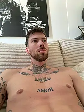 Snapshot of bobsex211 chatting on 04/27/26, 12:47 bobsex211 online show from 04/27/26, 12:47