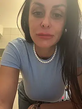 Snapshot of ainaht chatting on 03/19/26, 08:40 ainaht online show from 03/19/26, 08:40