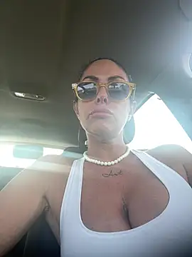 Snapshot of ainaht chatting on 03/24/26, 02:00 ainaht online show from 03/24/26, 02:00