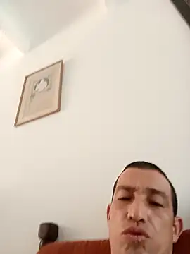 Snapshot of zamir_adam chatting on 12/19/25, 04:47 zamir adam online show from 12/19/25, 04:47