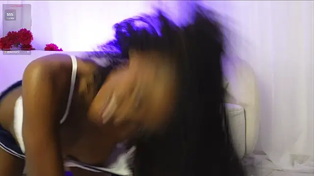 Snapshot of SUM___ chatting on 11/18/25, 06:45 SUM online show from 11/18/25, 06:45