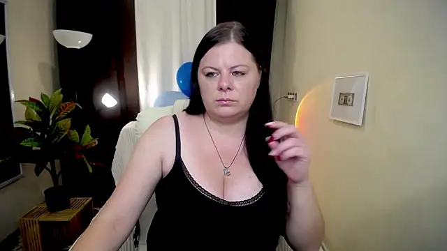 Snapshot of BritneyRaine chatting on 10/08/25, 12:03 BritneyRaine online show from 10/08/25, 12:03